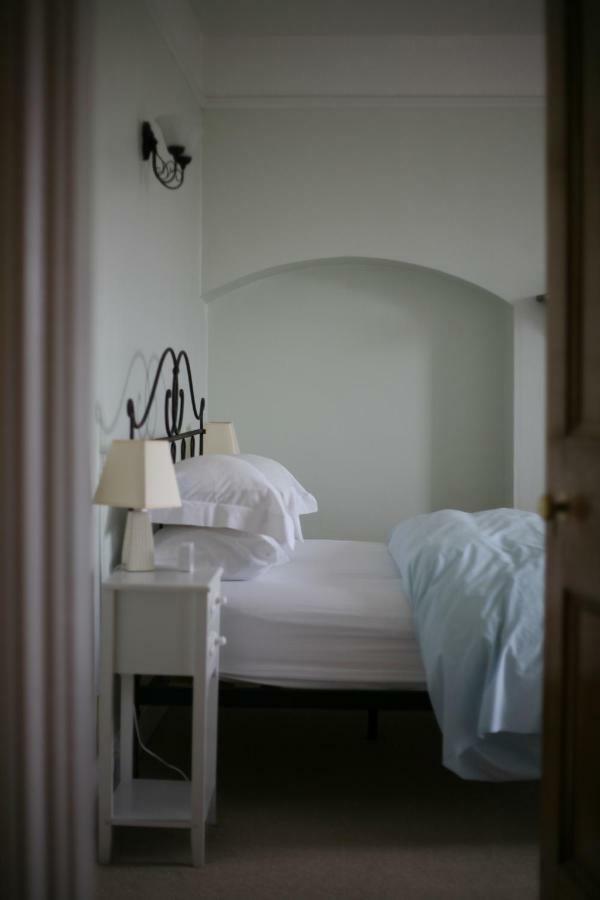 Winton House Bed & Breakfast สแตรทฟอร์ด อะพอน เอวอน ภายนอก รูปภาพ